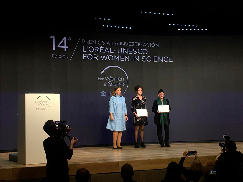 Cristina Romera recoge el premio Premios L'Oréal-UNESCO 'For Women In Science'. Imagen: Grupo L’Oréal España.