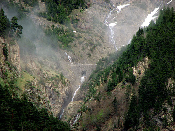 Imatge del riu Aragón. Font: Albergue río Aragón.