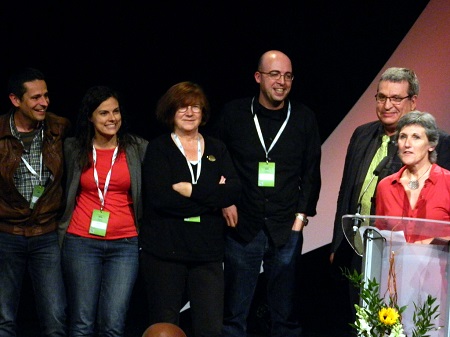 Imagen de la entrega del premio a algunos de los miembros del equipo.