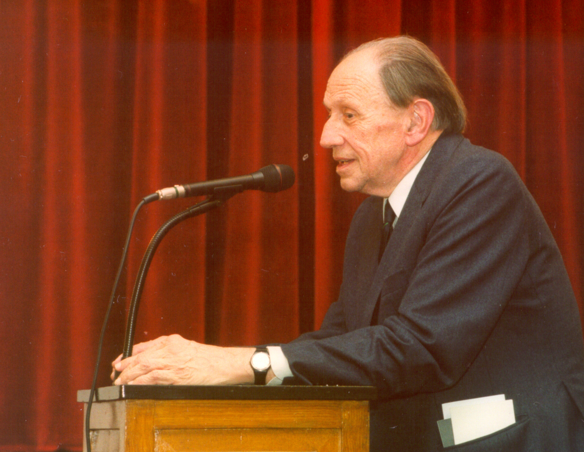 Ramon Margalef, a una imatge de l'any 2002, quan va rebre la Medalla d'Or del CSIC.
