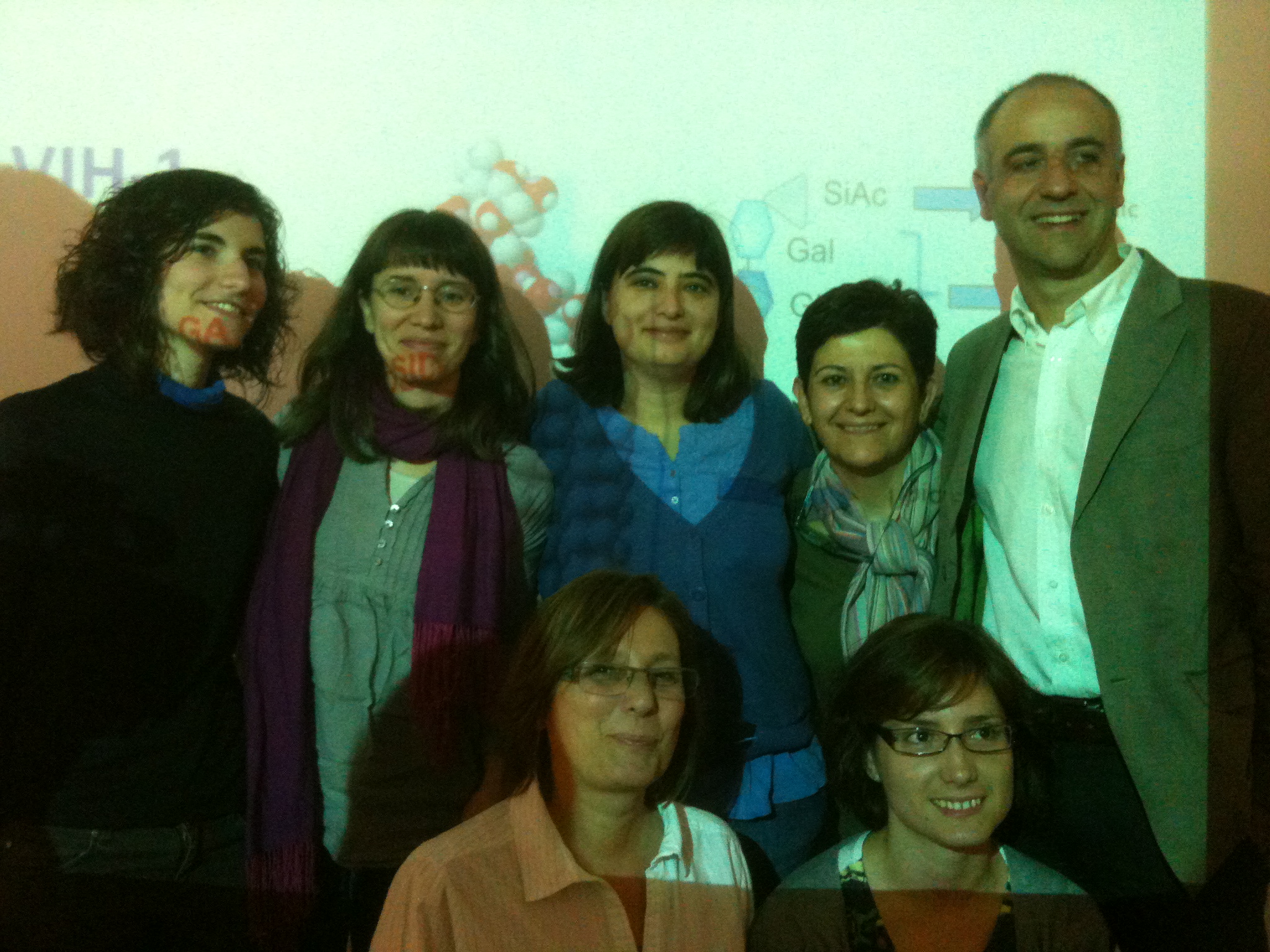 Part del grup d'investigació. D'esquerra a dreta. Darrera: Maria Salgado, Itziar Ërkizia, Nuria Izquierdo-Useros, Gemma Fabriás, Javier Martinez-Picado. Davant: Josefina Casas,Maria Teresa Rodriguez-Plata. Imatge: CSIC. 