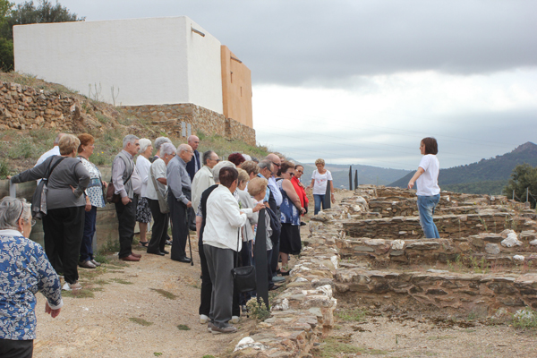 Visita en el Museu Arqueològic Ca n’Oliver de Cerdanyola del Vallès, una de les activitats del #BCNConCiencia.